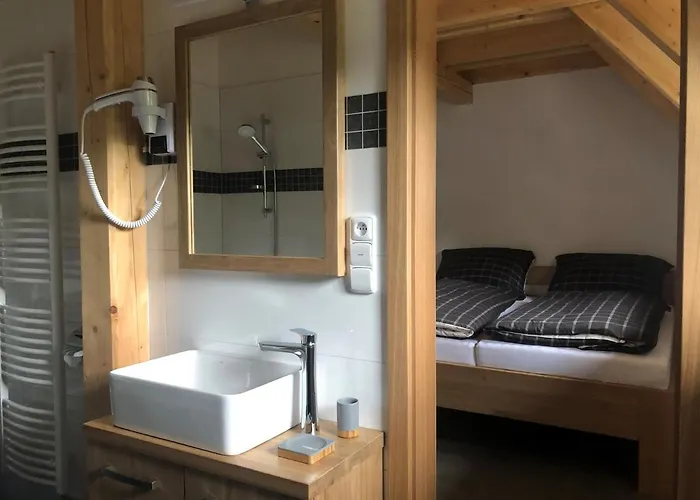 Kamenacka Myslivna 3*